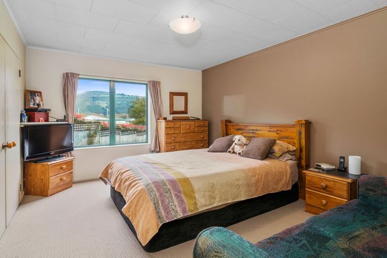 Photo of property in 60 Aquarius Drive, Kawaha Point, Rotorua, 3010