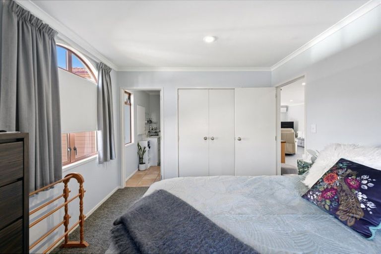 Photo of property in Cotswold Court, 1/8 Cheyne Road, Pyes Pa, Tauranga, 3112