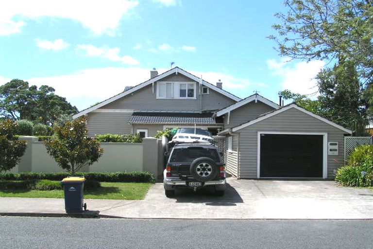Photo of property in 17a Clifton Road, Hauraki, Auckland, 0622