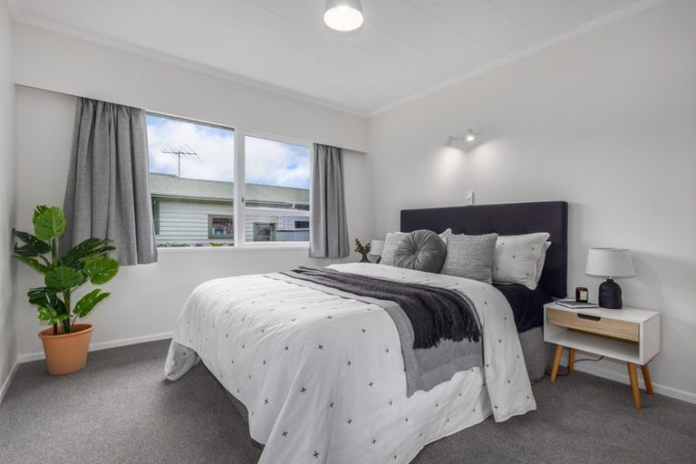 Photo of property in 64a Parata Street, Waikanae, 5036