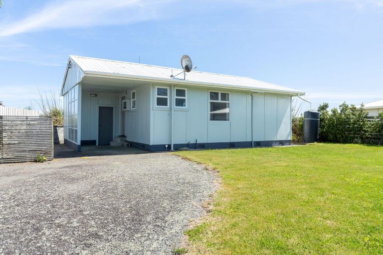 Photo of property in 7 Kent Avenue, Waitarere Beach, Levin, 5510