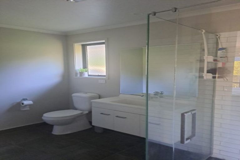 Photo of property in 2 St Julia Court, Helensville, 0800