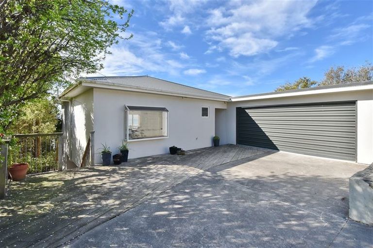 Photo of property in 75 Moncks Spur Road, Redcliffs, Christchurch, 8081