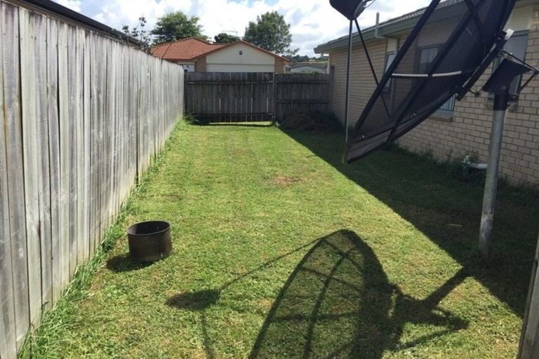 Photo of property in 2 Ettrick Lane, Papakura, 2110