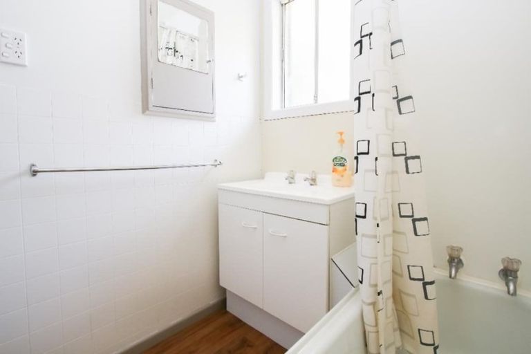 Photo of property in 23 Berkley Avenue, Hillcrest, Hamilton, 3216