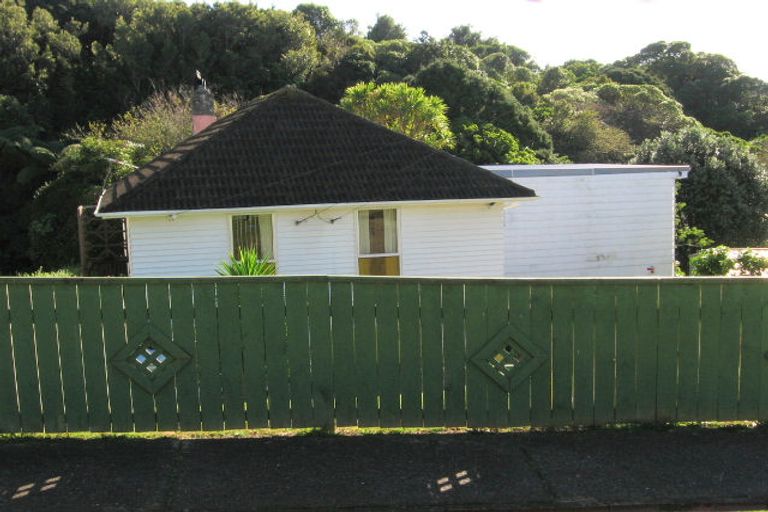 Photo of property in 10 Ngahue Crescent, Elsdon, Porirua, 5022
