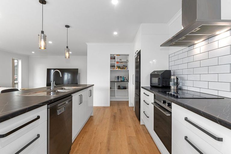 Photo of property in 2 Cascade Crescent, Tikipunga, Whangarei, 0112