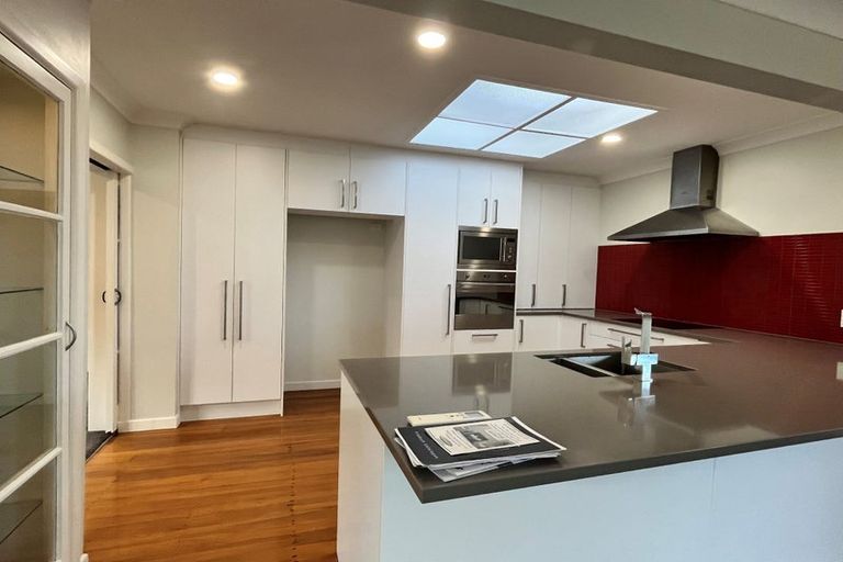 Photo of property in 9 Gull Lane, Mairangi Bay, Auckland, 0630