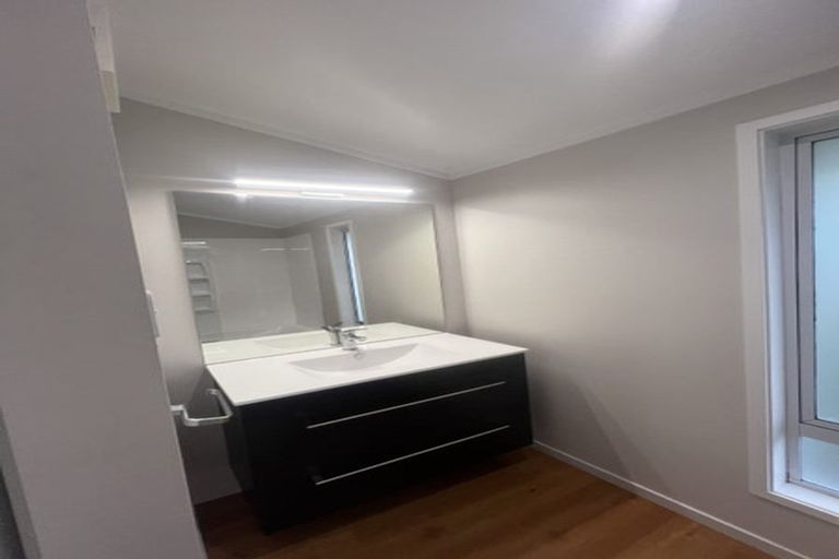 Photo of property in 8 Fleming Place, Chedworth, Hamilton, 3210