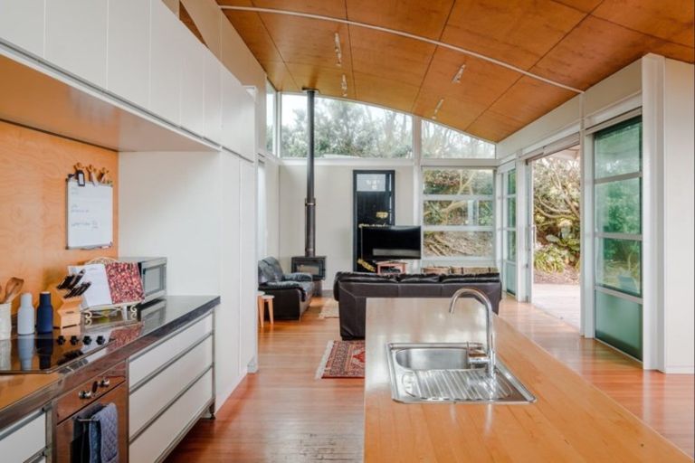 Photo of property in 18 Pare Street, Wainui, Gisborne, 4010