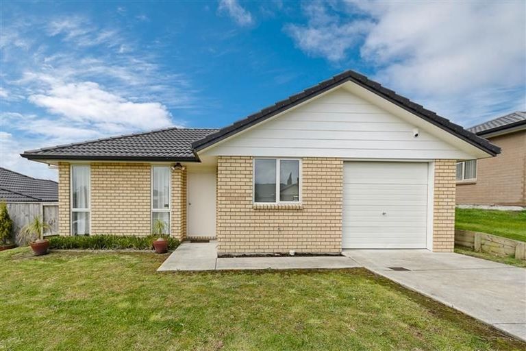 Photo of property in 3 Anna Lane, Glen Eden, Auckland, 0602