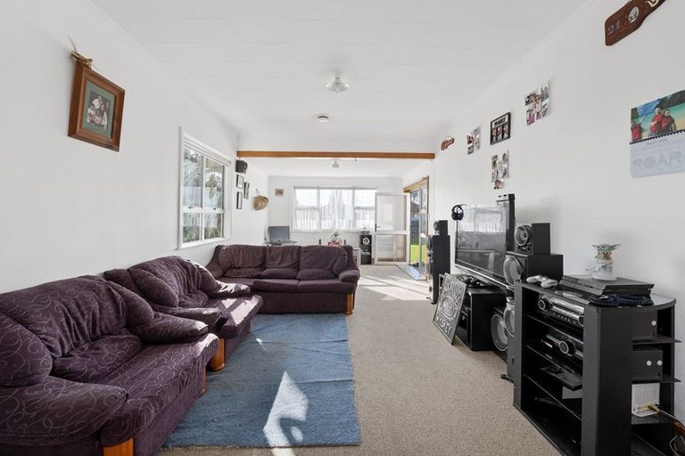 Photo of property in 223 Glover Road, Hawera, 4610