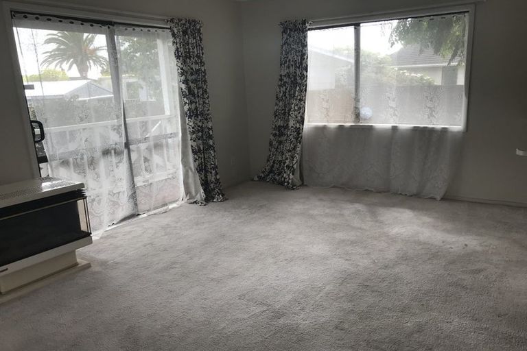 Photo of property in 163b Colwill Road, Massey, Auckland, 0614