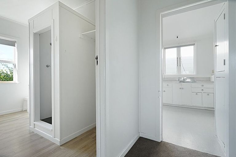 Photo of property in 40 West Coast Road, Glen Eden, Auckland, 0602