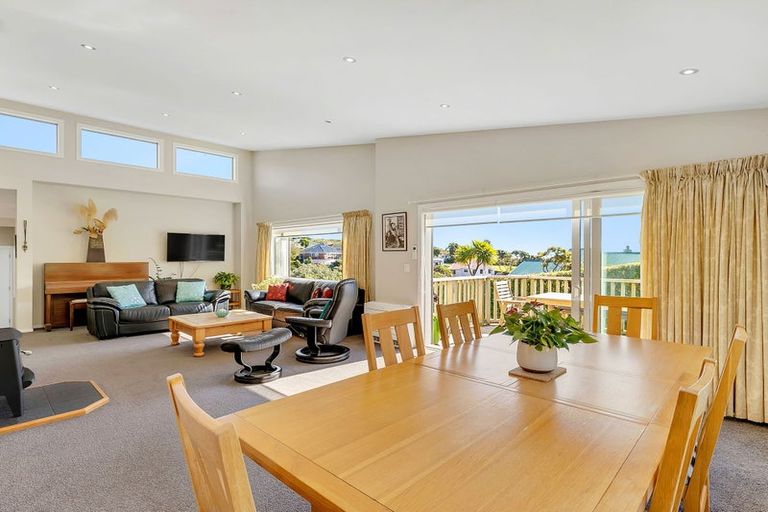 Photo of property in 7 View Road, Titahi Bay, Porirua, 5022