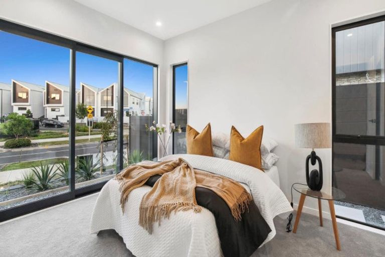 Photo of property in 22 Pukeko Road, Hobsonville, Auckland, 0616