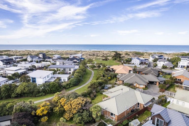 Photo of property in 14 Eastwood Rise, Waimairi Beach, Christchurch, 8083
