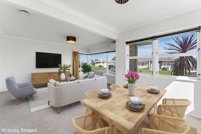 Photo of property in 55 Karaka Crescent, Levin, 5510