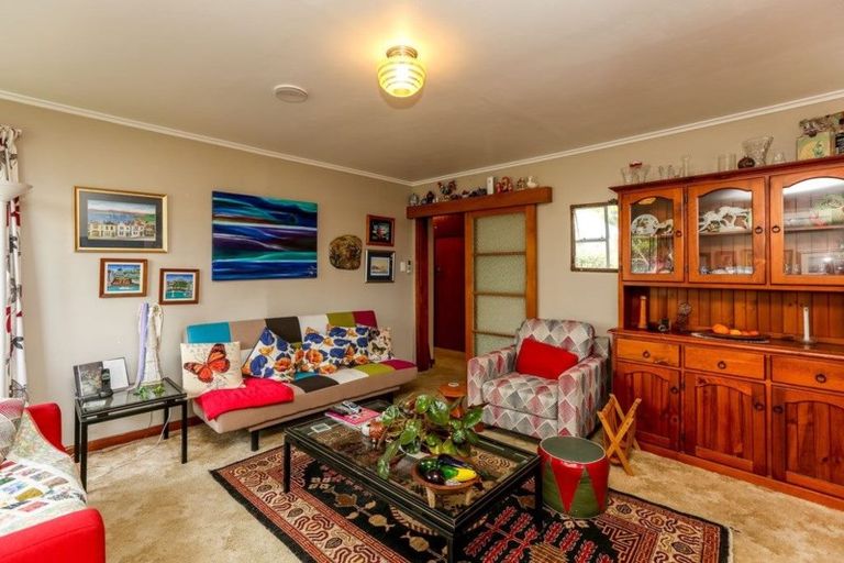 Photo of property in 12 Walsh Road, Westown, New Plymouth, 4310