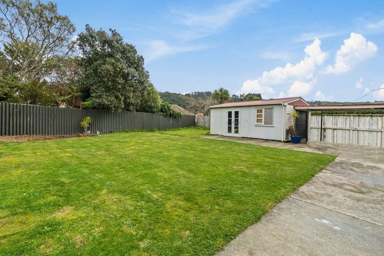 Photo of property in 3 Sellers Grove, Taita, Lower Hutt, 5011