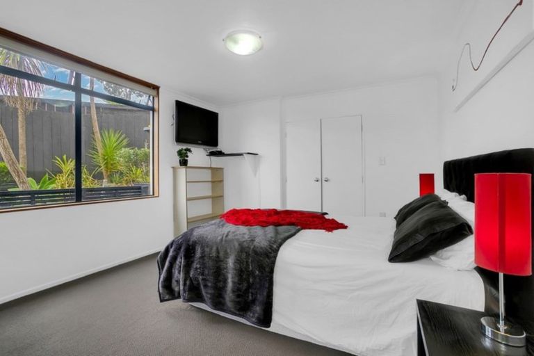 Photo of property in 8 Lister Street, Point Chevalier, Auckland, 1022