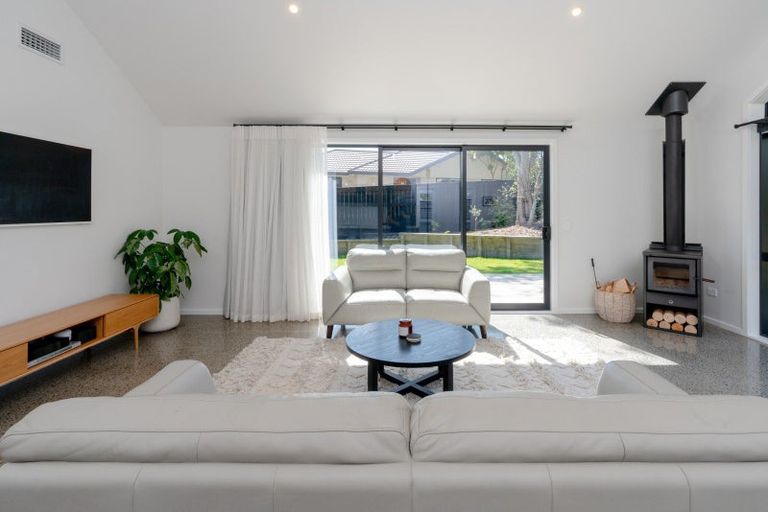 Photo of property in 51a Elizabeth Street, Waikanae, 5036