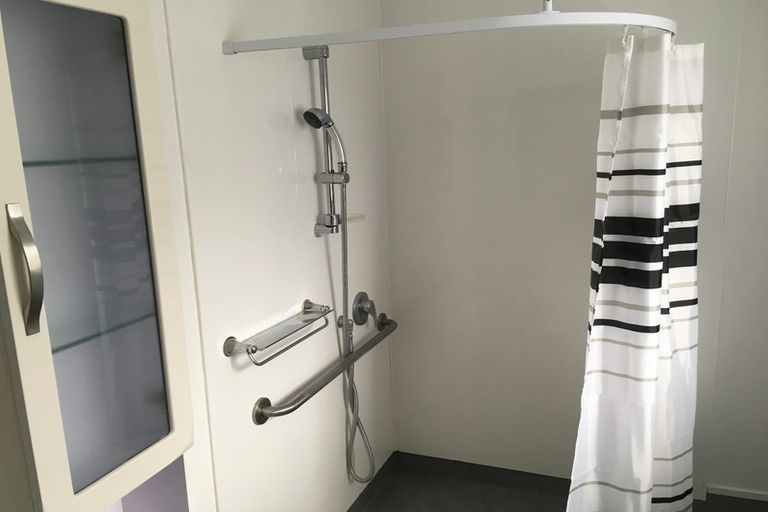 Photo of property in 1/20 Halldene Terrace, Red Beach, 0932