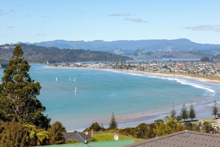 Photo of property in 109 Centennial Drive, Whitianga, 3510