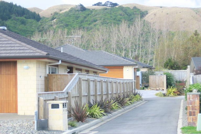 Photo of property in 56 Awatea Avenue, Paraparaumu, 5032