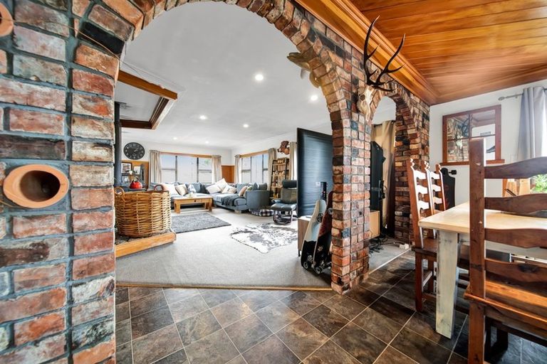 Photo of property in 24 Kahikatea Street, Inglewood, 4330