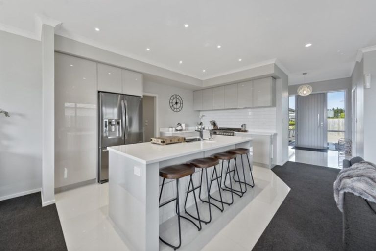 Photo of property in 22 Helen June Avenue, Flagstaff, Hamilton, 3210