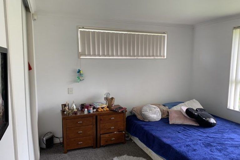 Photo of property in 37 Fernbrook Close, Burswood, Auckland, 2013