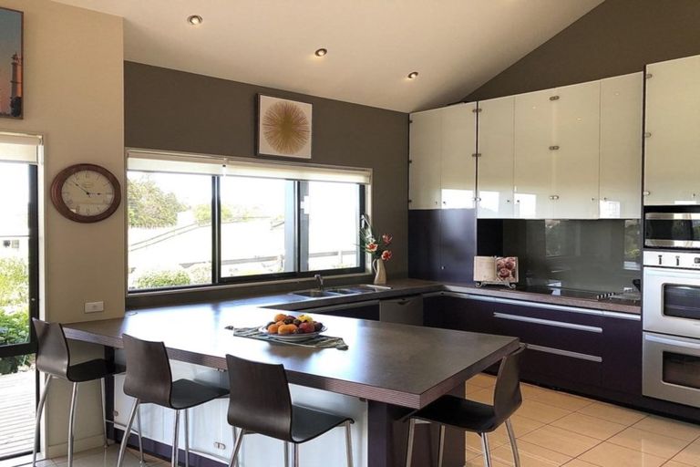 Photo of property in 1304 Old North Road, Helensville, 0875