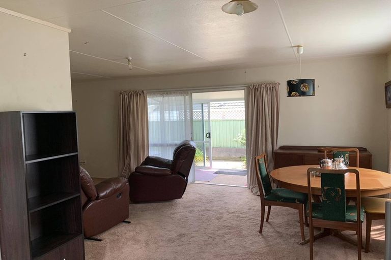 Photo of property in 2/5 Rainsford Street, Moturoa, New Plymouth, 4310