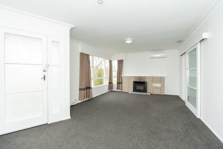 Photo of property in 77 Collins Road, Melville, Hamilton, 3206