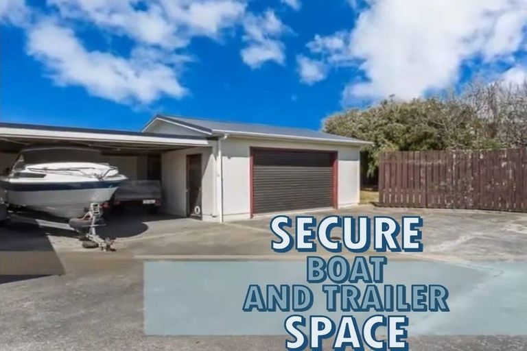 Photo of property in 202 Manly Street, Paraparaumu Beach, Paraparaumu, 5032