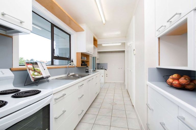 Photo of property in 10 Fenton Terrace, Cockle Bay, Auckland, 2014