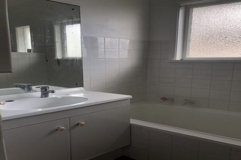 Photo of property in 131 Ocean View Road, Hillcrest, Auckland, 0627