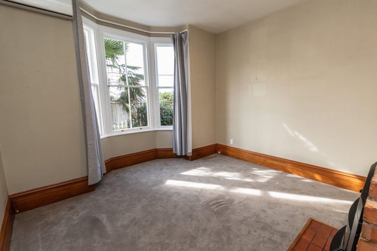 Photo of property in 19 Douglas Street, Mount Cook, Wellington, 6021