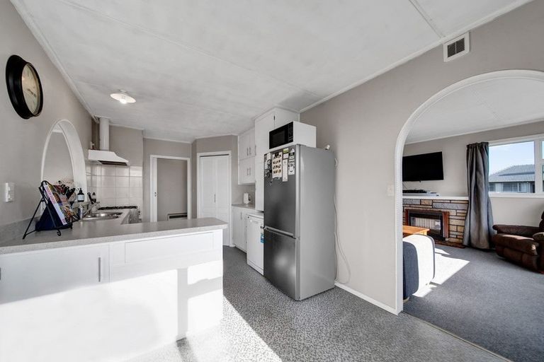 Photo of property in 64 Reid Avenue, Hawera, 4610