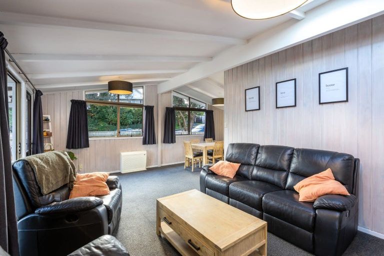 Photo of property in 21 Cumberland Street, Merrilands, New Plymouth, 4312