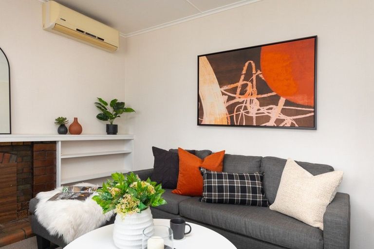 Photo of property in 16 Aberdeen Avenue, Takaro, Palmerston North, 4412