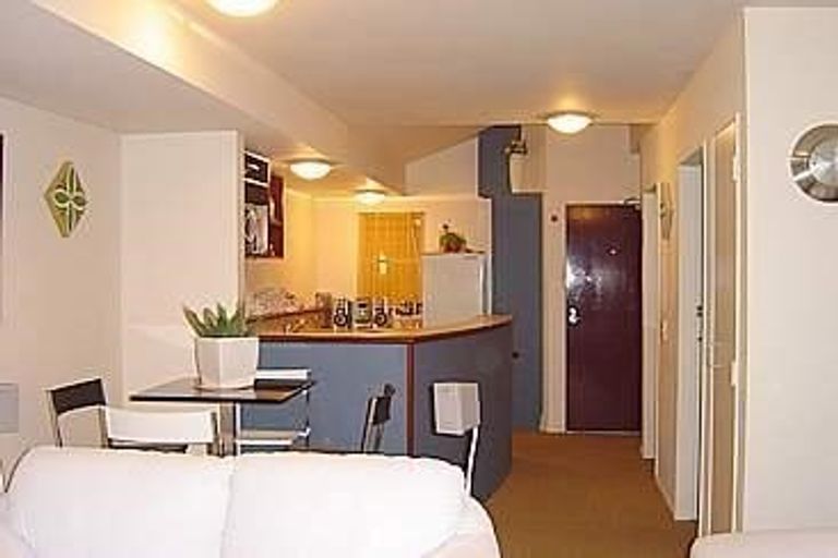 Photo of property in Luxford Villas, 302/72 Herald Street, Berhampore, Wellington, 6023