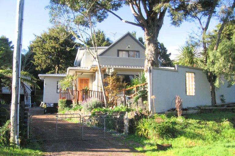 Photo of property in 6 Karen Road, Laingholm, Auckland, 0604