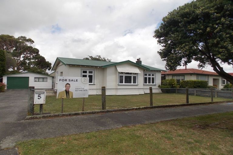 Photo of property in 5 Clausen Street, Takaro, Palmerston North, 4412