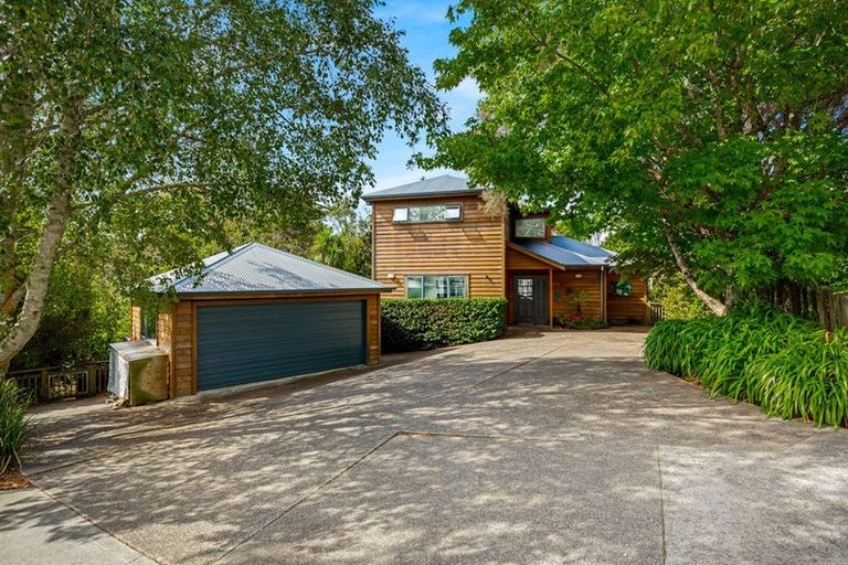 Photo of property in 4a Pounamu Avenue, Greenhithe, Auckland, 0632