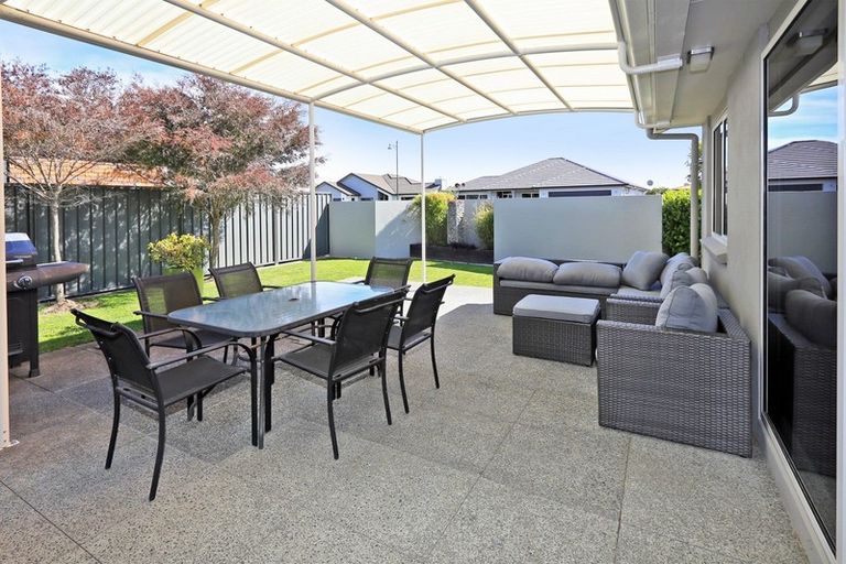 Photo of property in 15 Akaroa Road, Poraiti, Napier, 4112