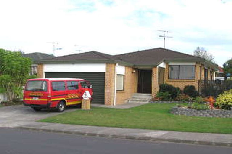 Photo of property in 1/58 Granville Drive, Massey, Auckland, 0614