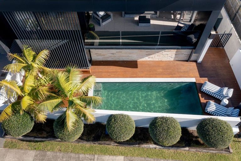 Photo of property in 87 Marine Parade, Mount Maunganui, 3116