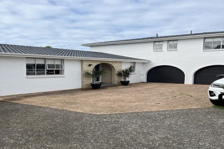 Photo of property in 3/4 Frater Avenue, Milford, Auckland, 0620